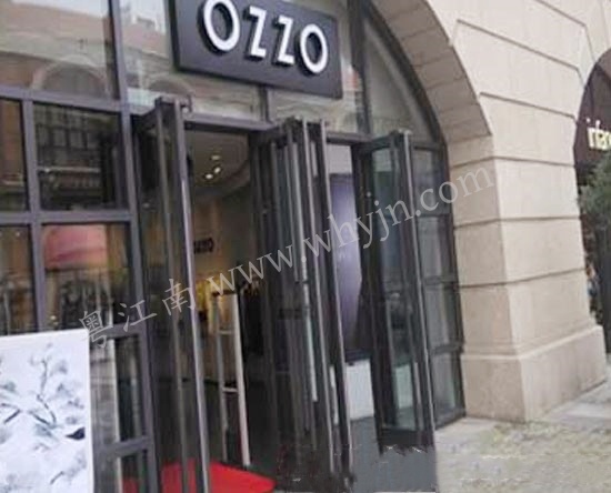 武漢不銹鋼地簧門為何需要定期調試地簧？